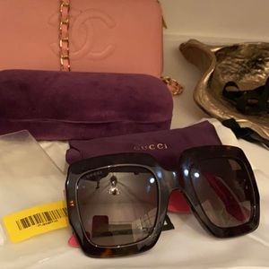 Gucci pink glitter sunglasses 😎